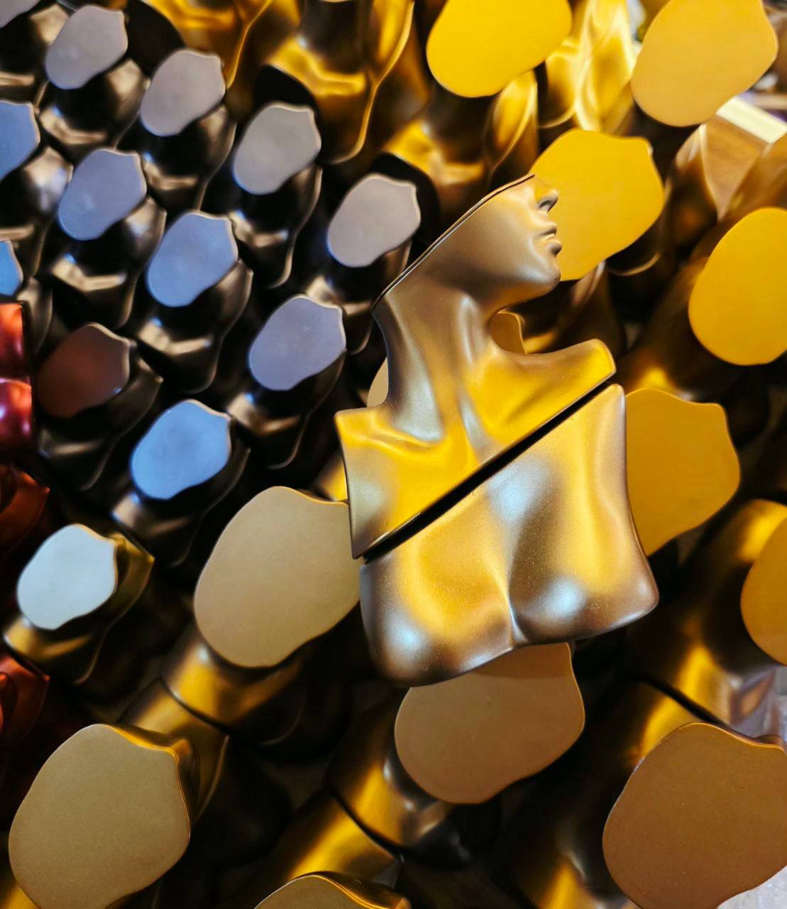 Billie eilish perfume gold